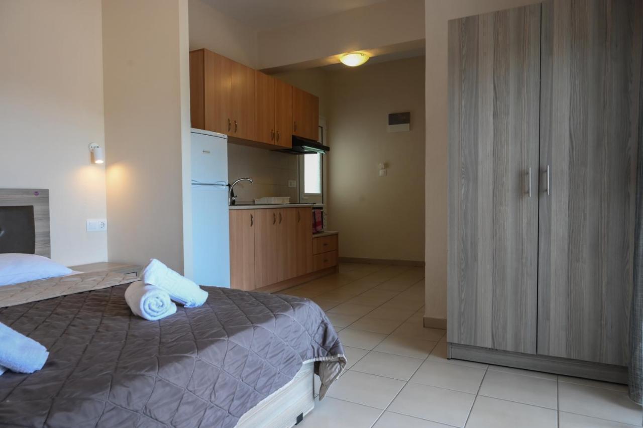 Priona Rooms Paralía Skotínis 外观 照片