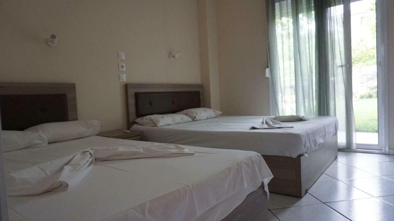 Priona Rooms Paralía Skotínis 外观 照片